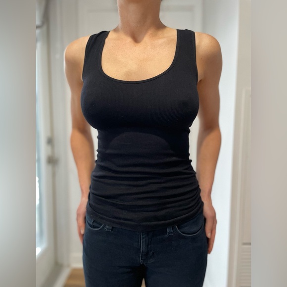 Black singlet with lace detail in the back size XS - Picture 2 of 4